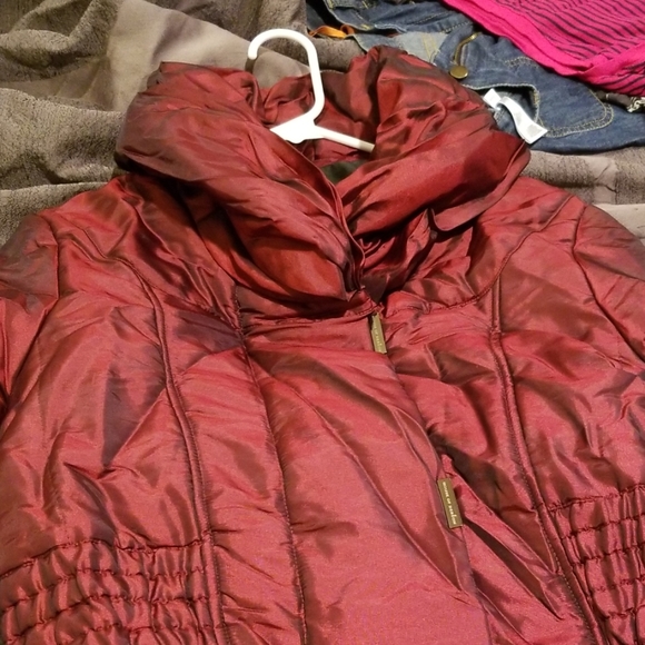 House of Dereon Burgundy Coat - Picture 2 of 4